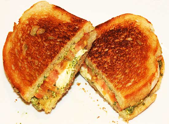 caprese_grilled_toastie