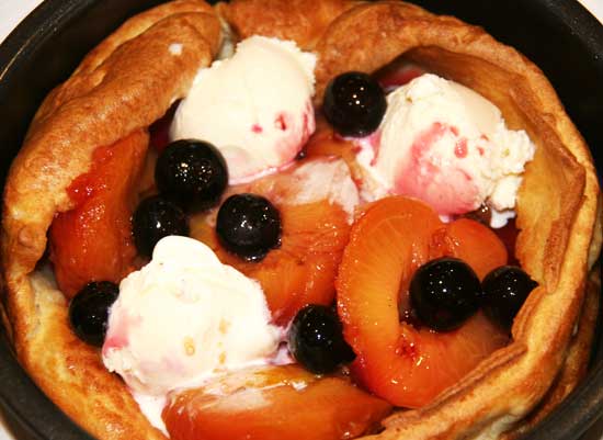 Dutch_baby_spiced_plums