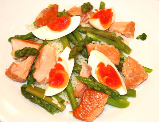 mary_berry_hot_smoked_salmon_rice_asparagus_salad