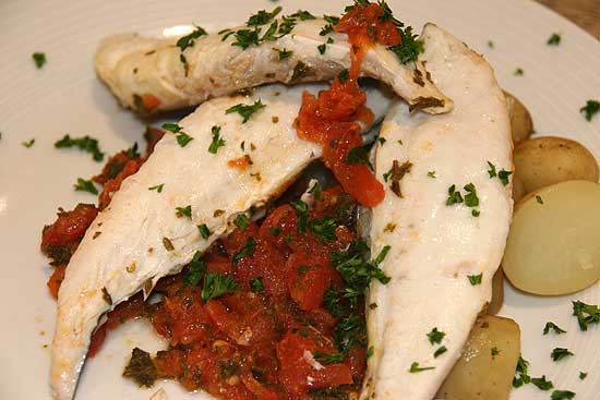 bream_with_tomato_sauce