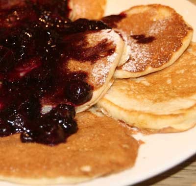 buttermilk_pancakes_blueberries