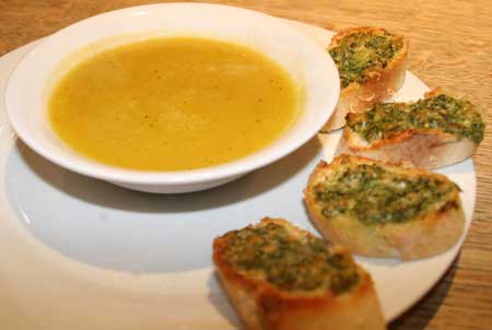 butternut_soup_pesto_crostini