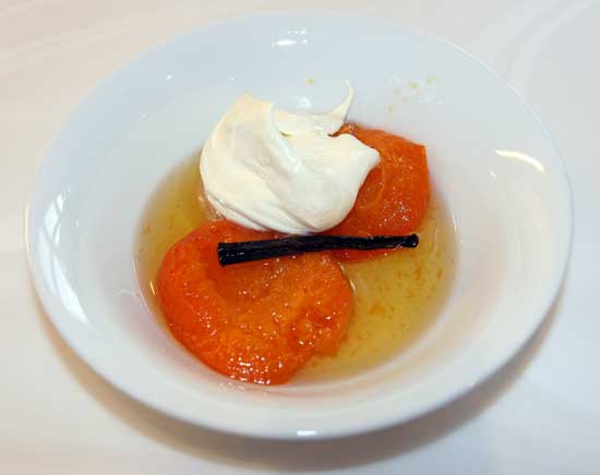 caramel_poached_apricots