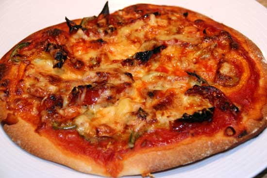 cheddar_spring_onion_pizza