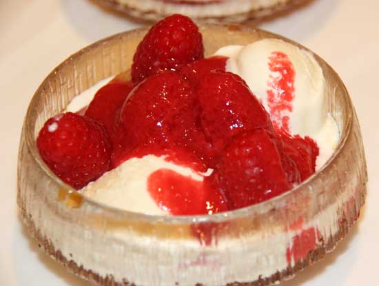 easy_grilled_peach_melba