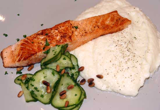 fried_salmon_cauliflower_puree