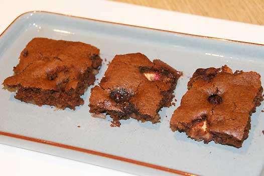 fruity_chocolate_tray_bake