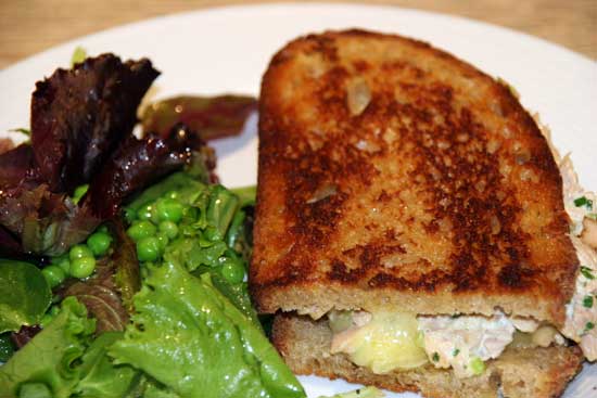 grilled_tuna_melts_pea_salad