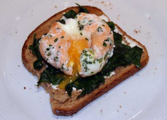 herby_smoked_salmon_poached_eggs