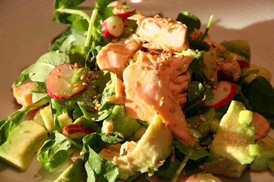 japanese_style_salmon_avocado_salad