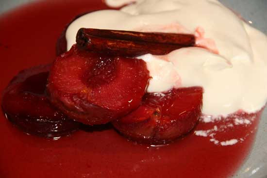 marsala_baked_plums_chantilly_cream