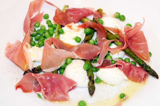 mozzarella_pea_parma_ham_asparagus_salad