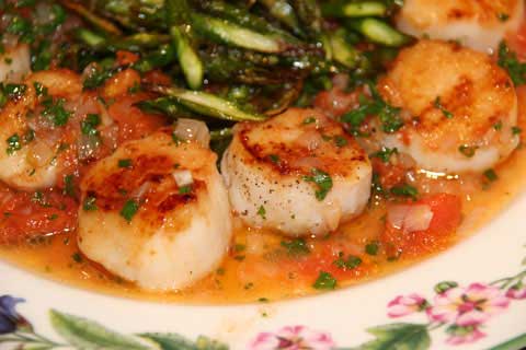 pan_fried_scallops_warm_tomato_dressing