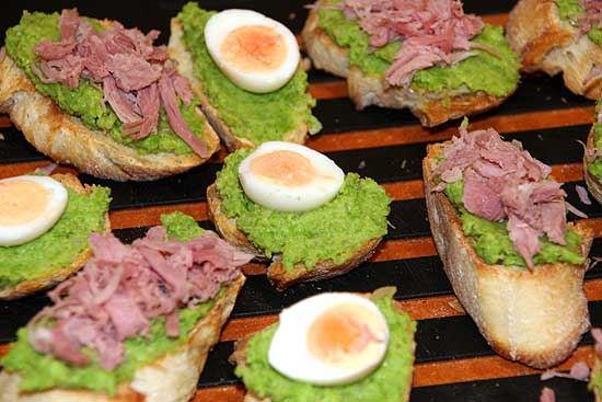 pea_ham_hock_crostini