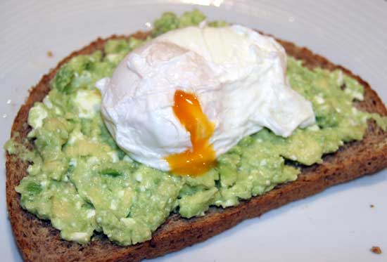 poached_eggs_avocado_feta_toasts