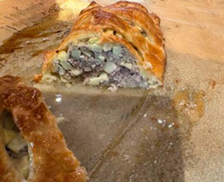 pork_bramley_apple_sausage_roll