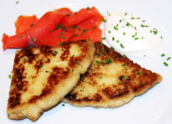 potato_scones_smoked_salmon_soured_cream