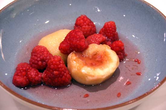 prosecco_poached_peaches_raspberries