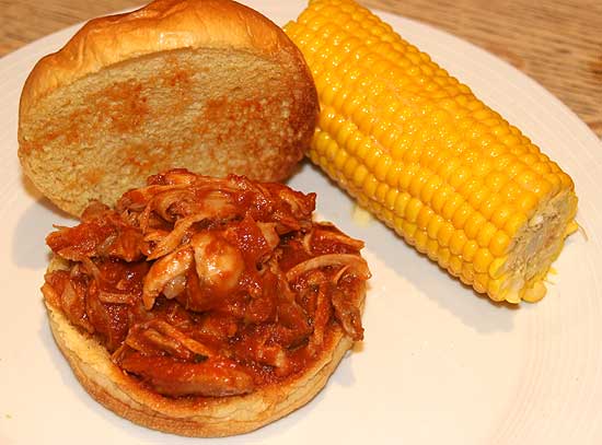 pulled_chicken_baps_barbecue_sauce