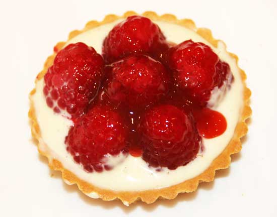 raspberry_tarlets_creme_patissiere