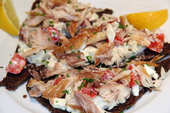 scandi_smoked_mackerel_on_rye