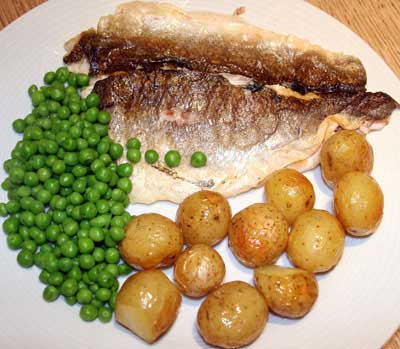 seabass_rosemary_roast_potatoes_peas