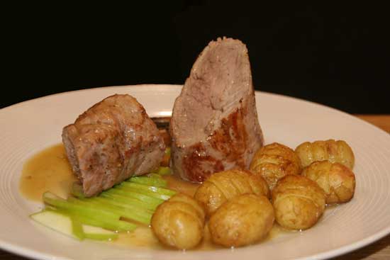 spiced_pork_fillet_shallots_apple