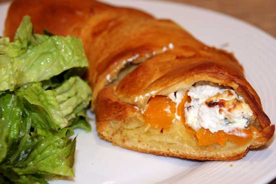 squash_ricotta_croissant_wreath