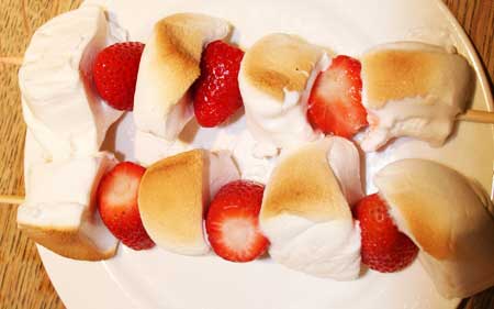 strawberry_marshmellow_skewers