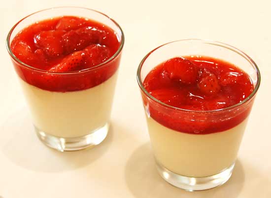 strawberry_panna_cotta