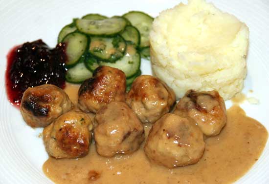 Swedish_Meatballs_Lingonberry_Sauce