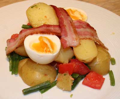 warm_potato_green_bean_salad_egg