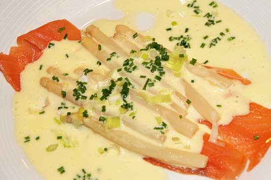 white_asparagus_smoked_salmon