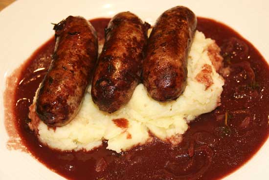 wild_boar_sausages_chianti_sauce